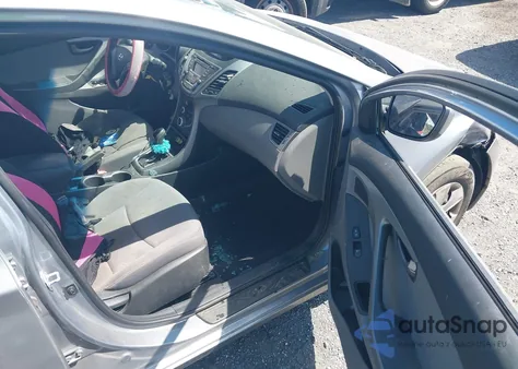 2016 Hyundai Elantra Se z USA, uszkodzony, nr VIN 5NPDH4AE4GH748193